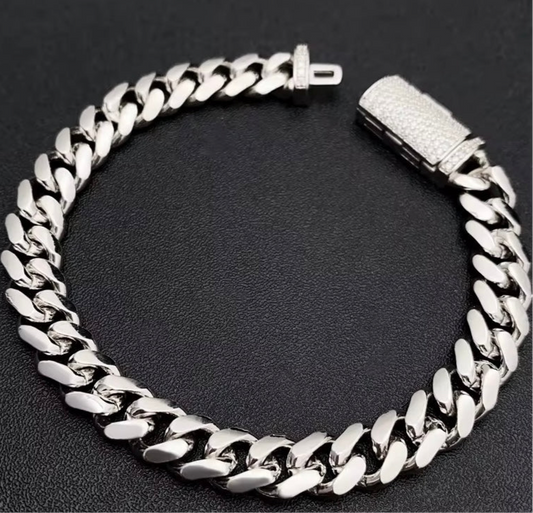 Moissanite Clasp Cuban Link Bracelet Silver/Gold